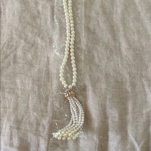 MIA Classic Pearl Necklace with Gold Details